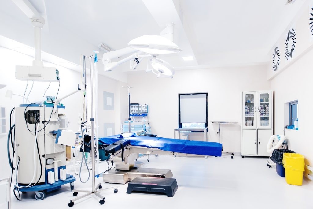 Cirurgias vasculares, cirurgias plásticas, reumatologia, cardiologia, entre outras especialidades.
