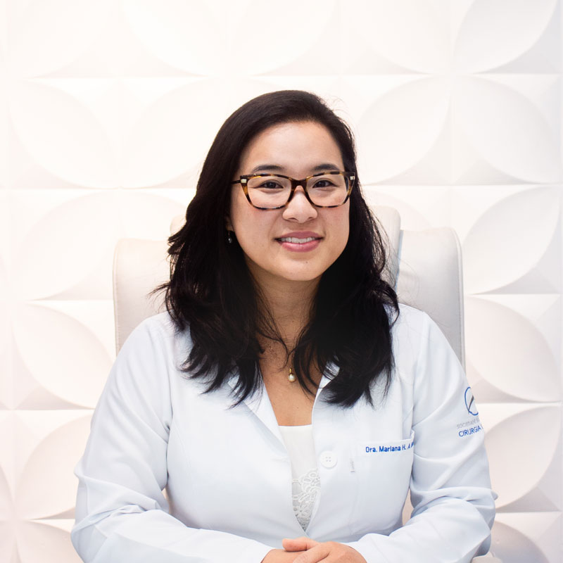 Dra. Mariana H. Akinaga Cirurgiã Plástica